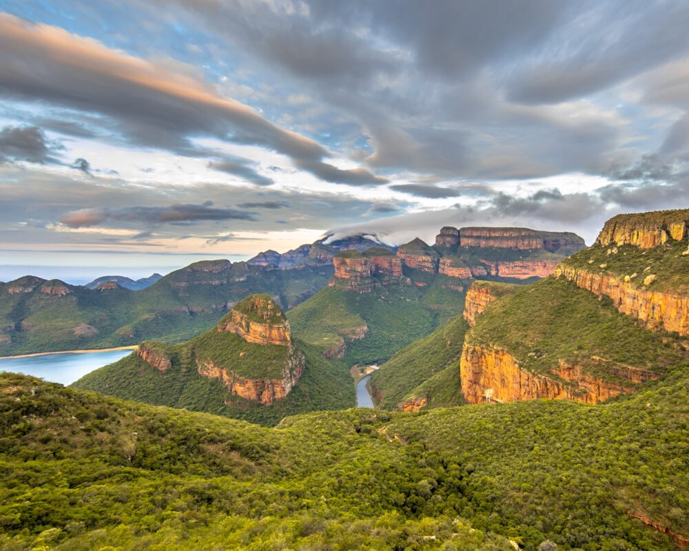 blyde-river-canyon-three-rondavels-view-2025-03-23-23-29-05-utc