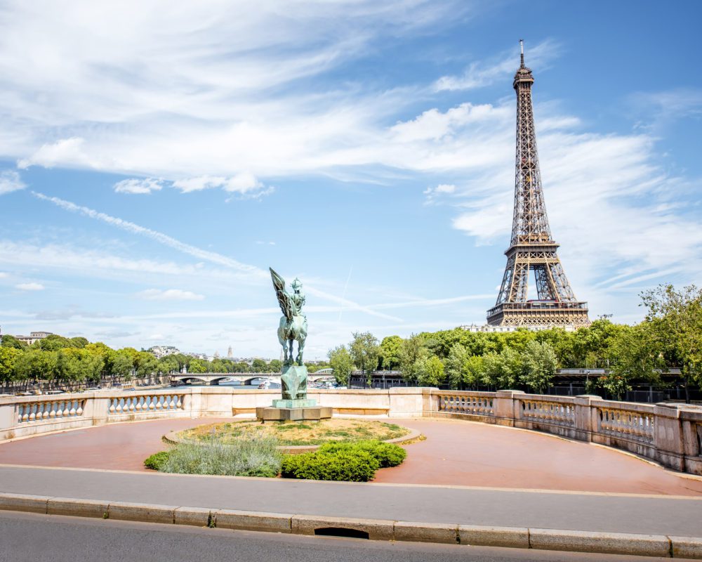 cityscape-view-of-paris-2025-03-13-07-10-45-utc